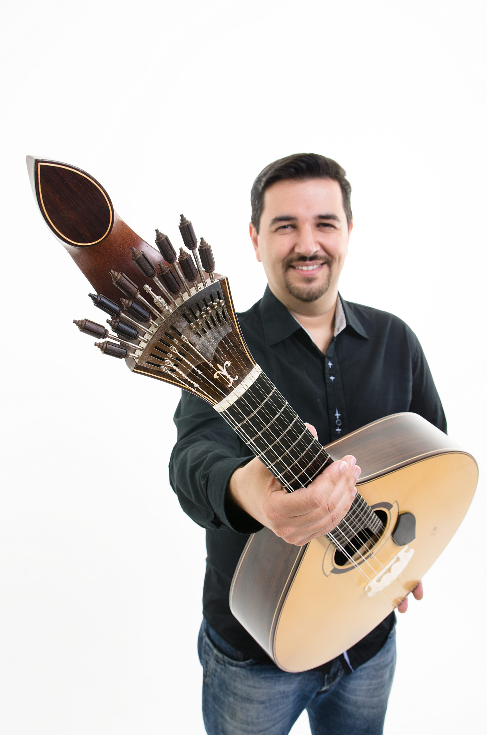 Projeto ‘Clássicos em Cena’ apresenta os encantos da Guitarra Portuguesa no dia 20 de março em Itapira